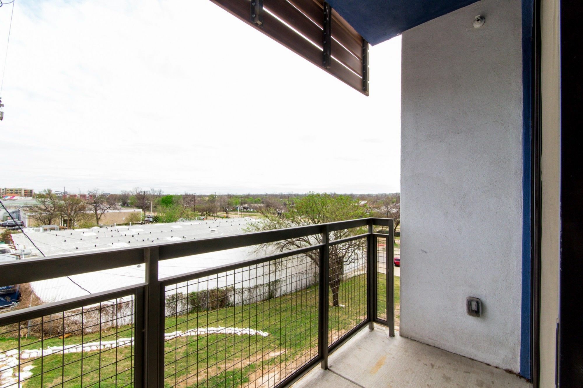 Apartment 6th Street Exclusives By Yourent