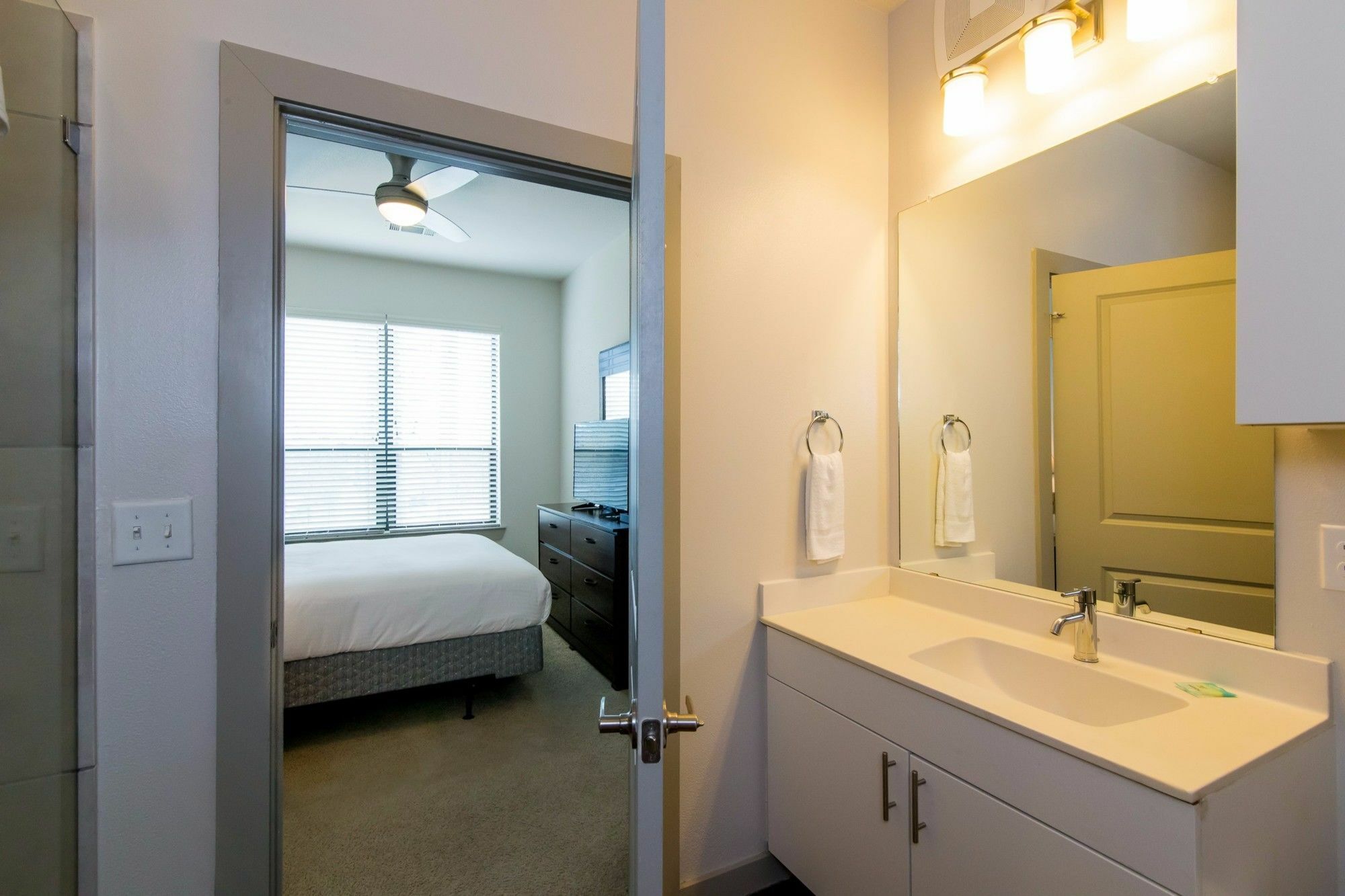 6th Street Exclusives By Yourent Apartment Austin