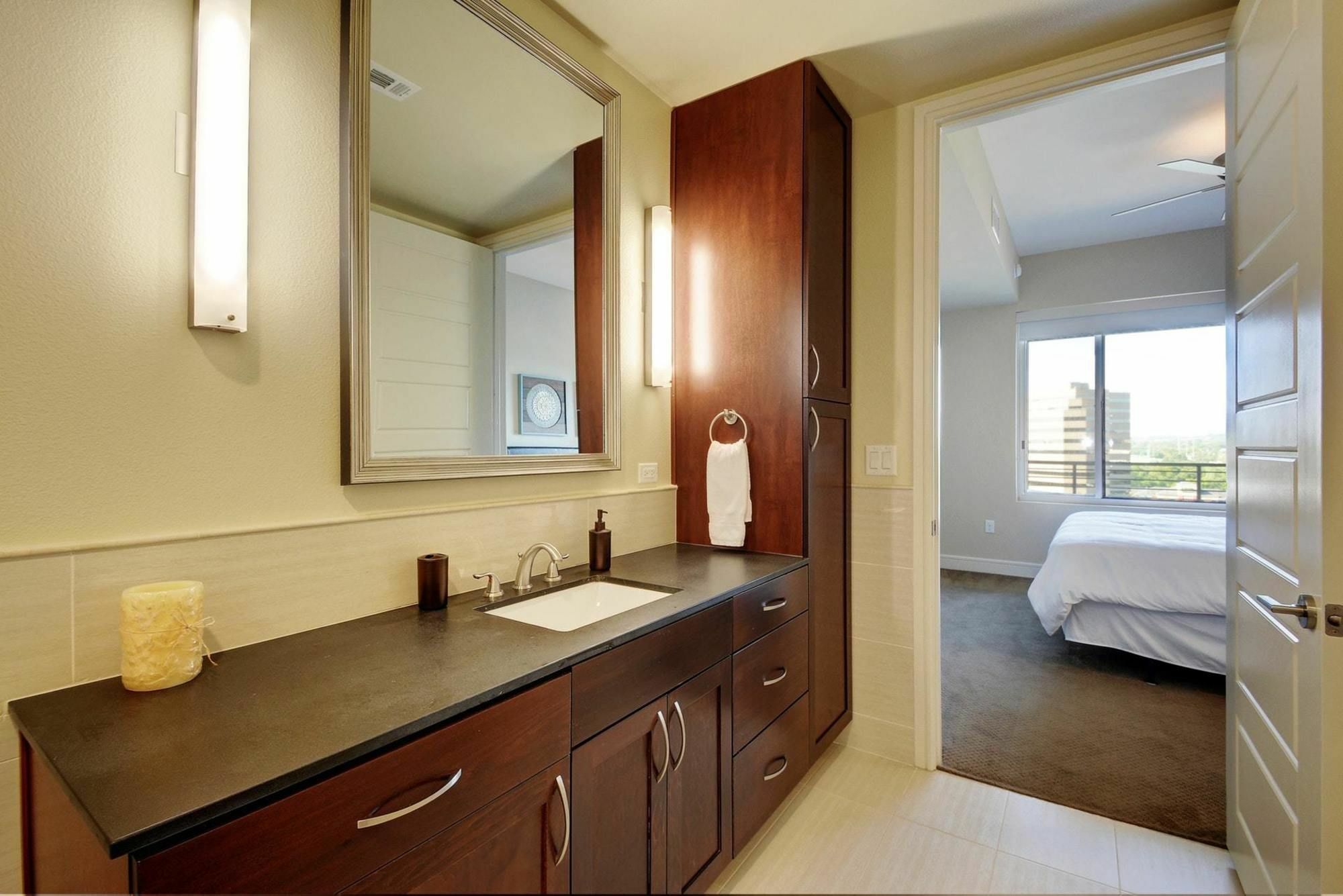 214 Barton 1br 2br *