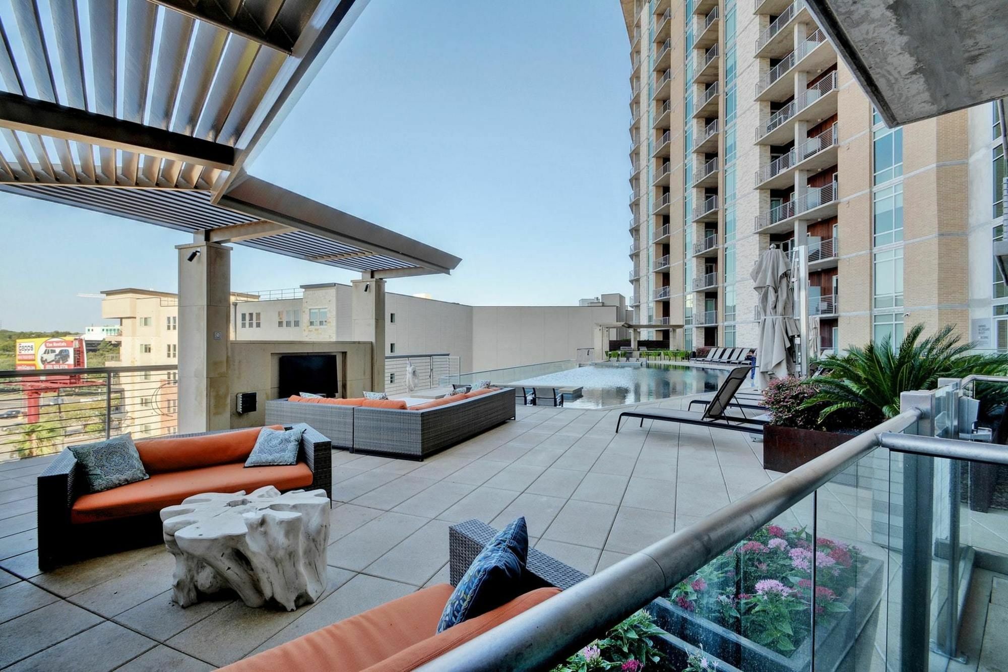 214 Barton 1br 2br Apartment *