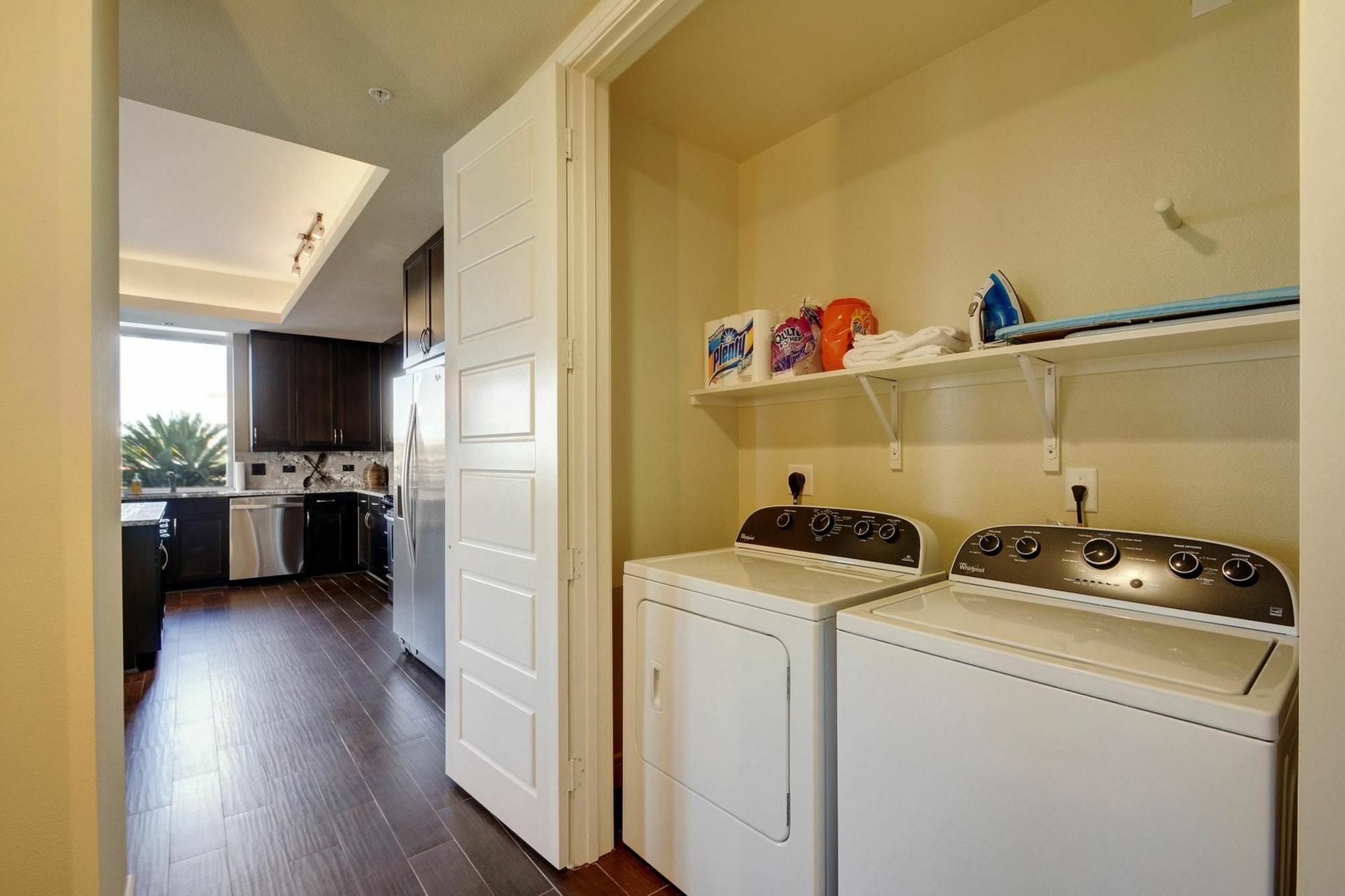 214 Barton 1br 2br Apartment