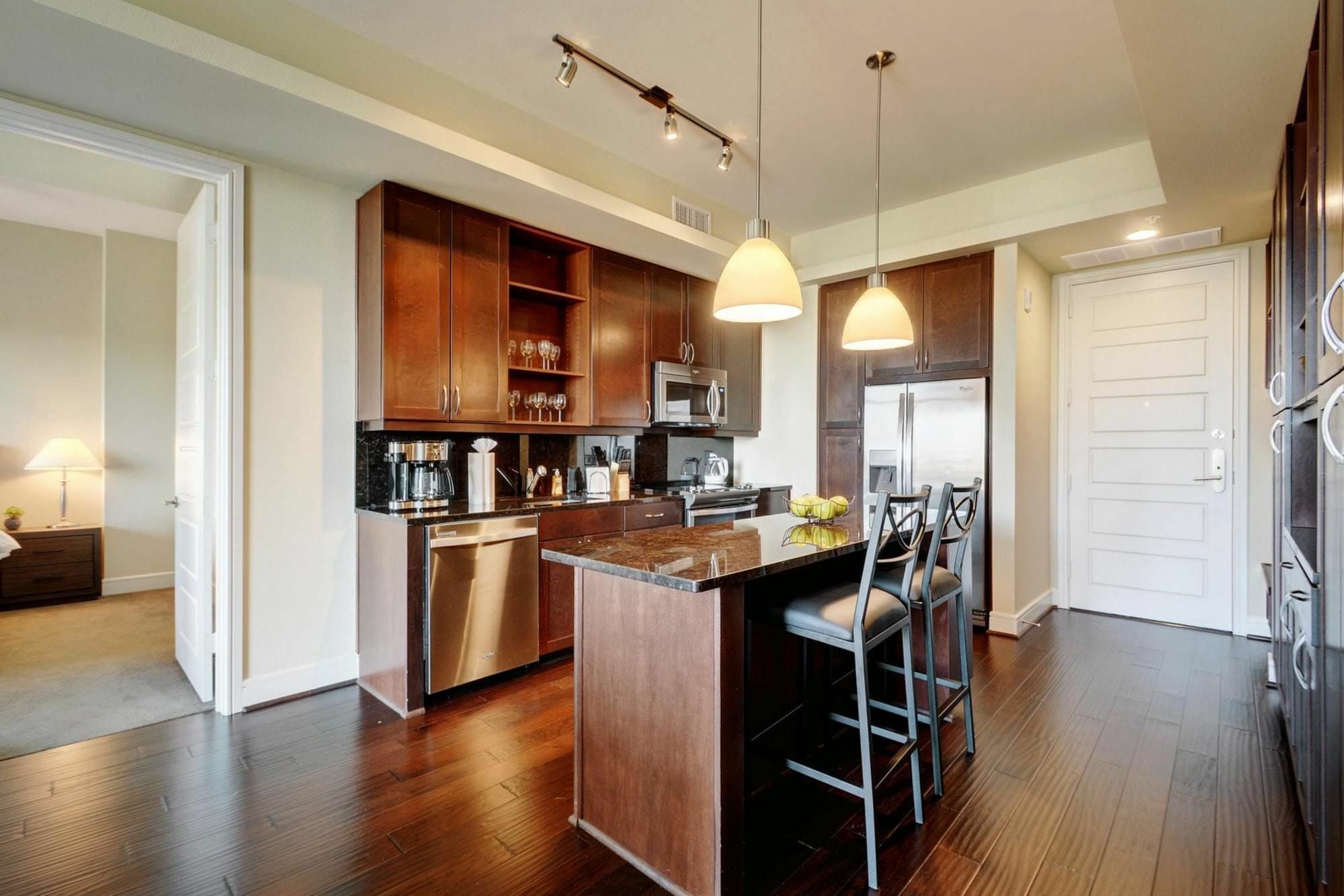 214 Barton 1br 2br * Austin