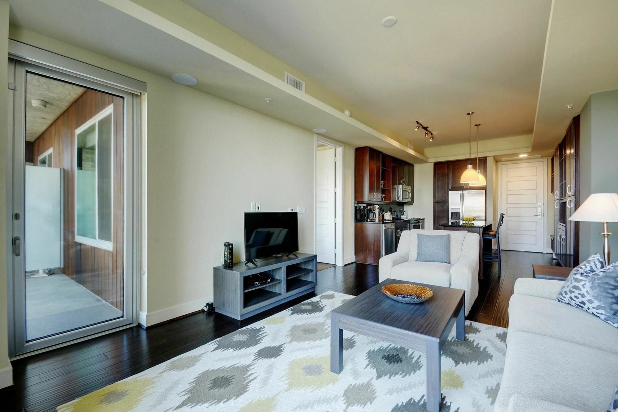 214 Barton 1br 2br *
