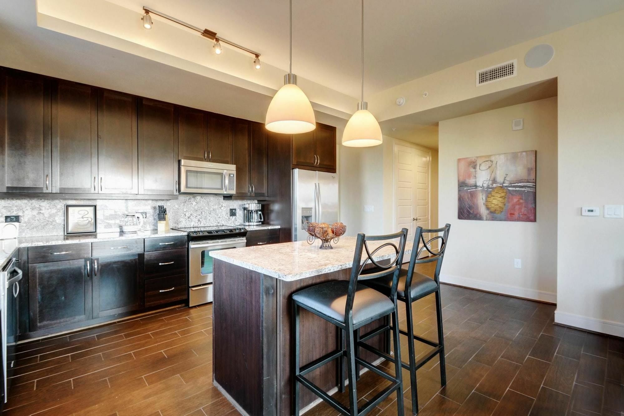 214 Barton 1br 2br *