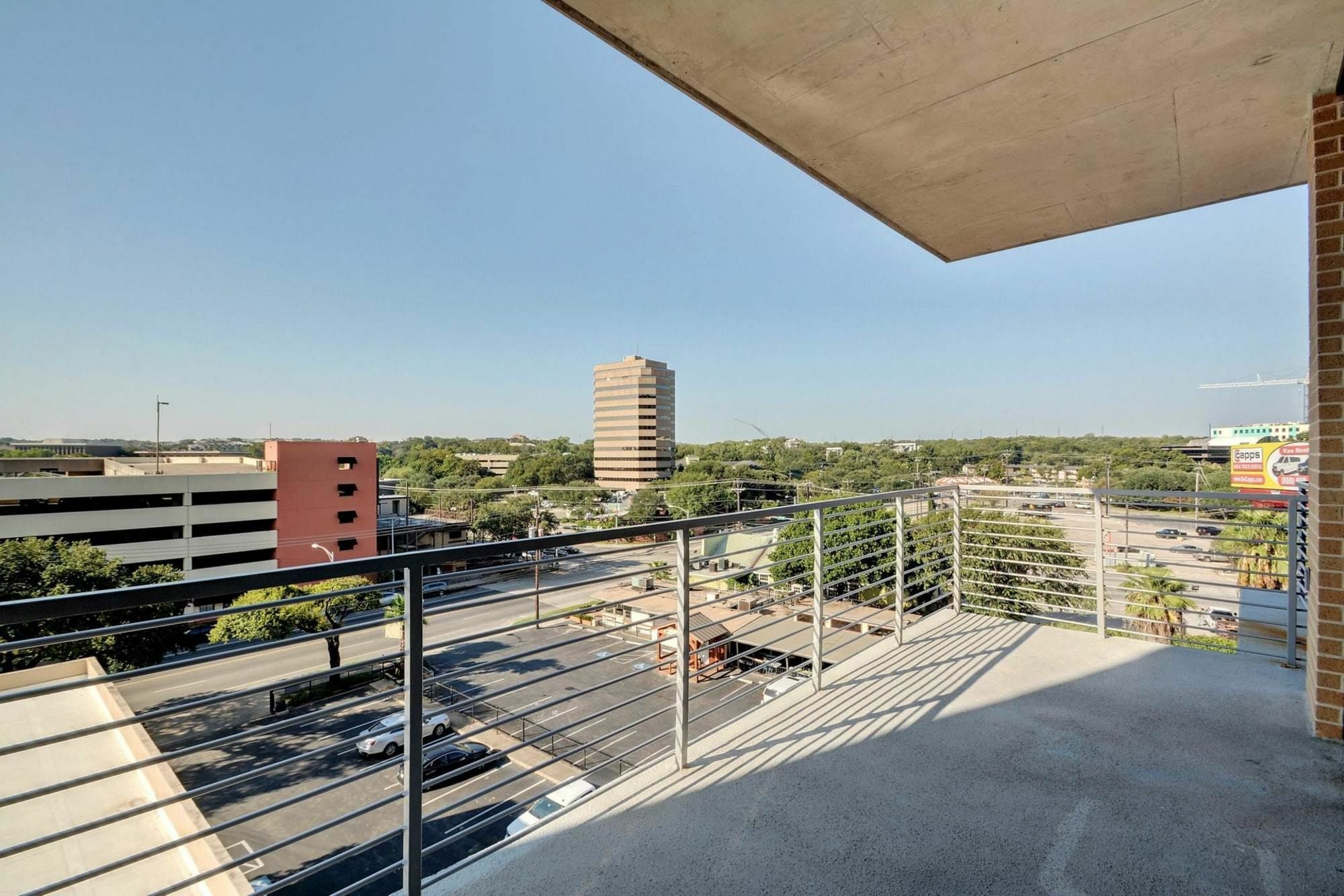 214 Barton 1br 2br *