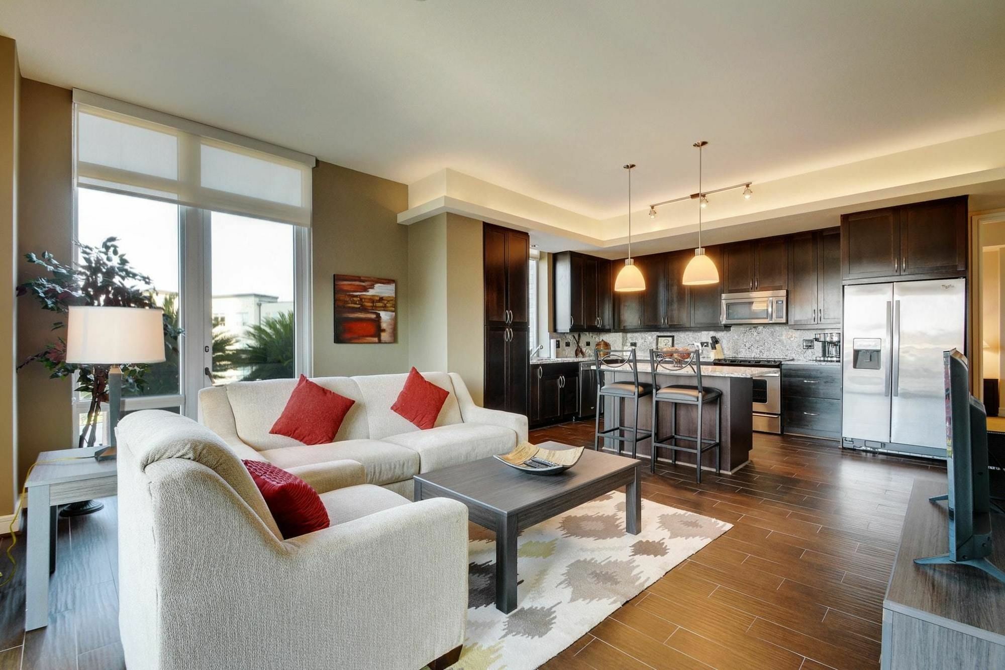 214 Barton 1br 2br * Austin