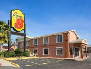 Super 8 By Wyndham Downtown/capitol Area Motel Austin
