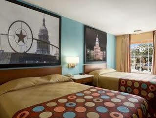 Super 8 By Wyndham Downtown/capitol Area Motel