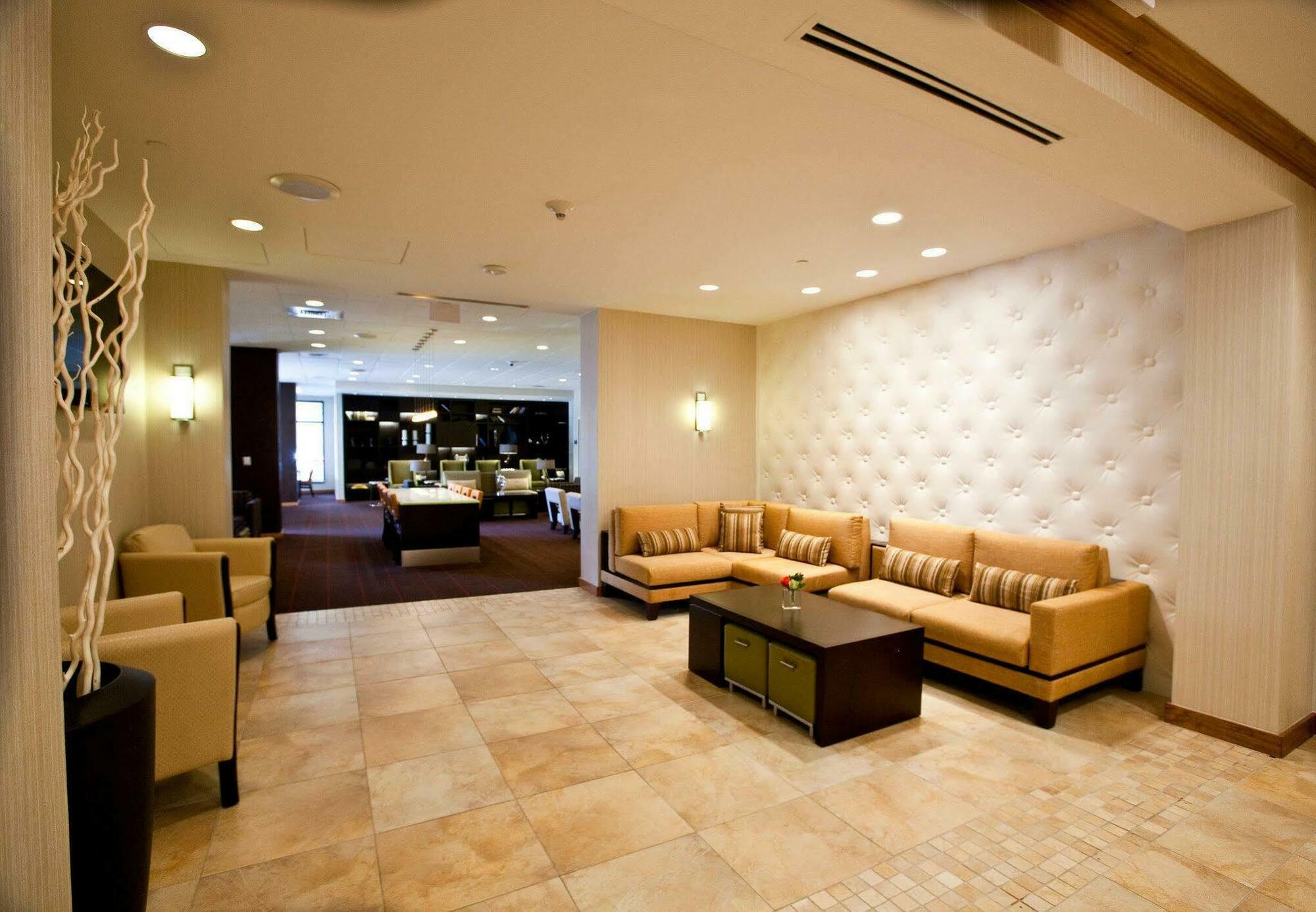 Hotel Downtown / Convention Center