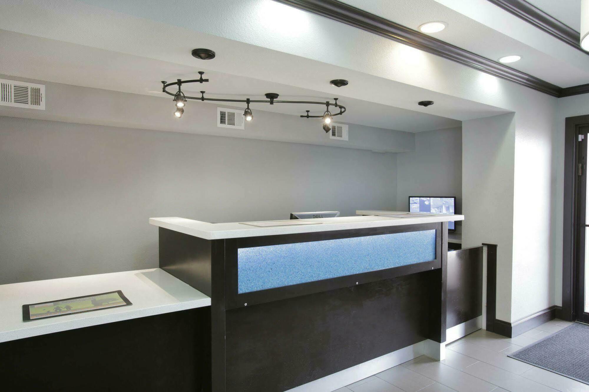 Scottish Downtown Hotel 2*