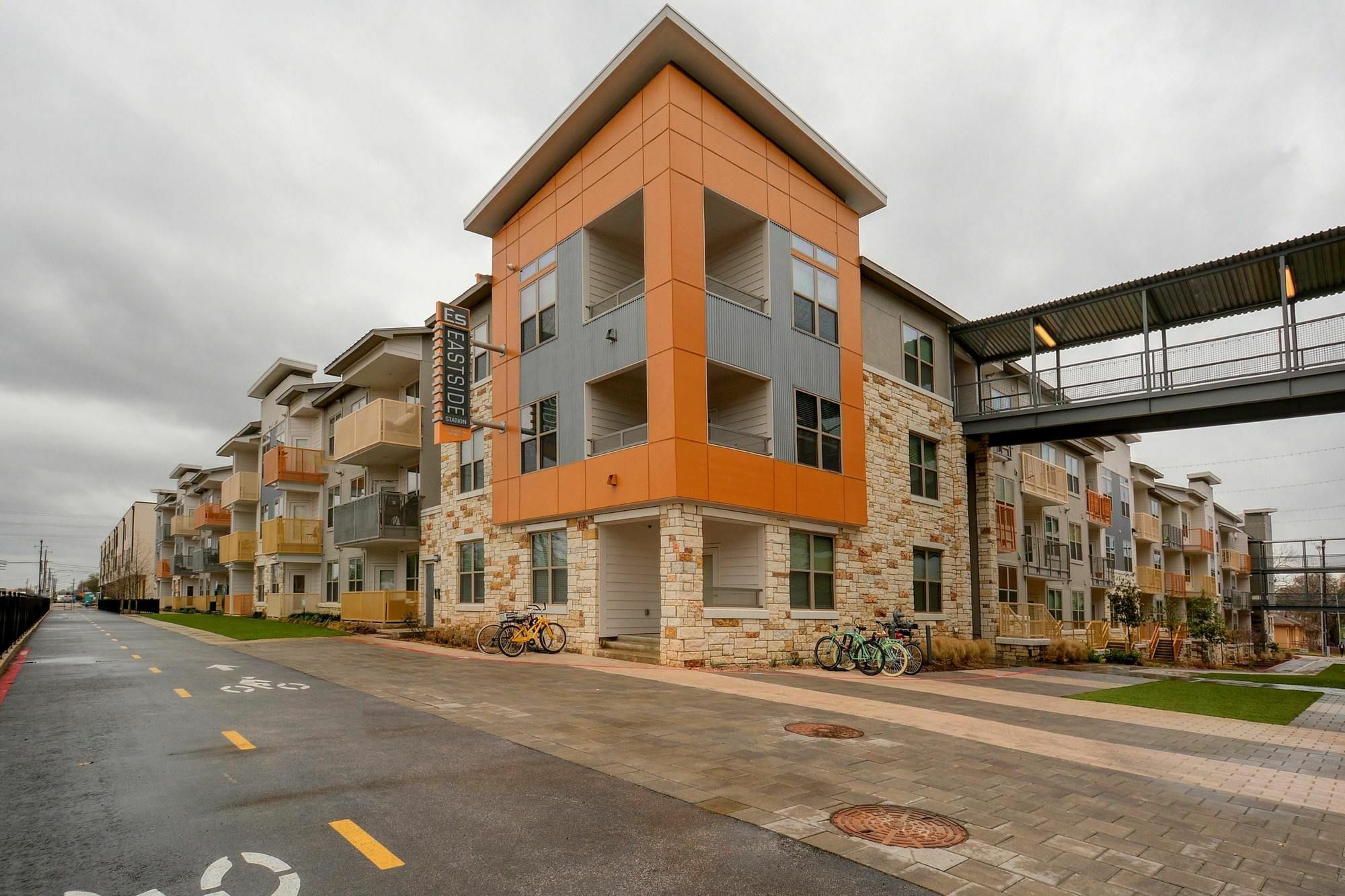 Locale Eastside Aparthotel