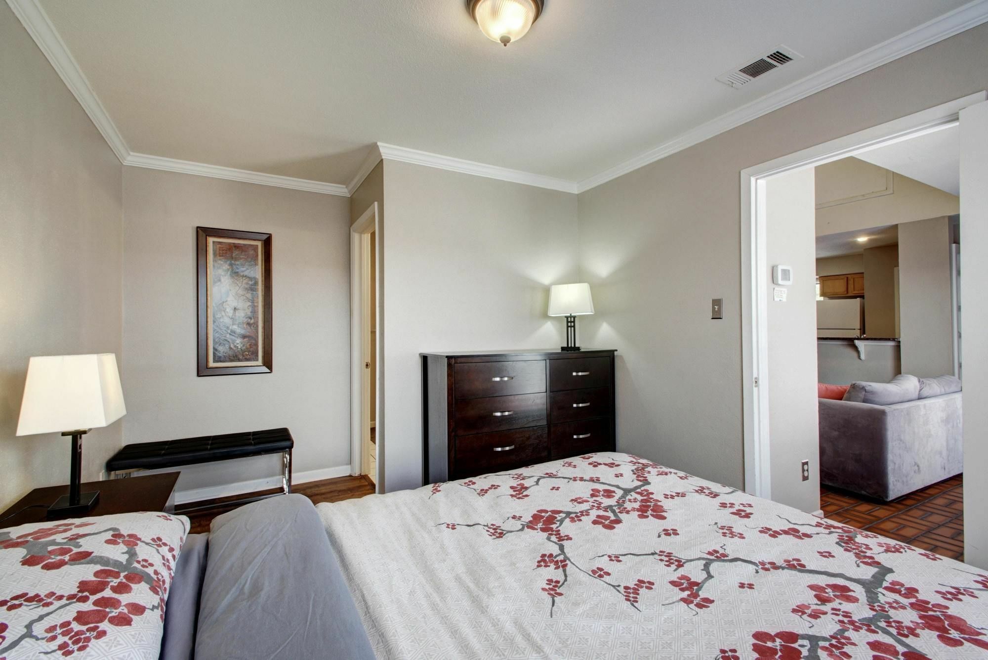 Austinstays 2 Bedroom Downtown Austin
