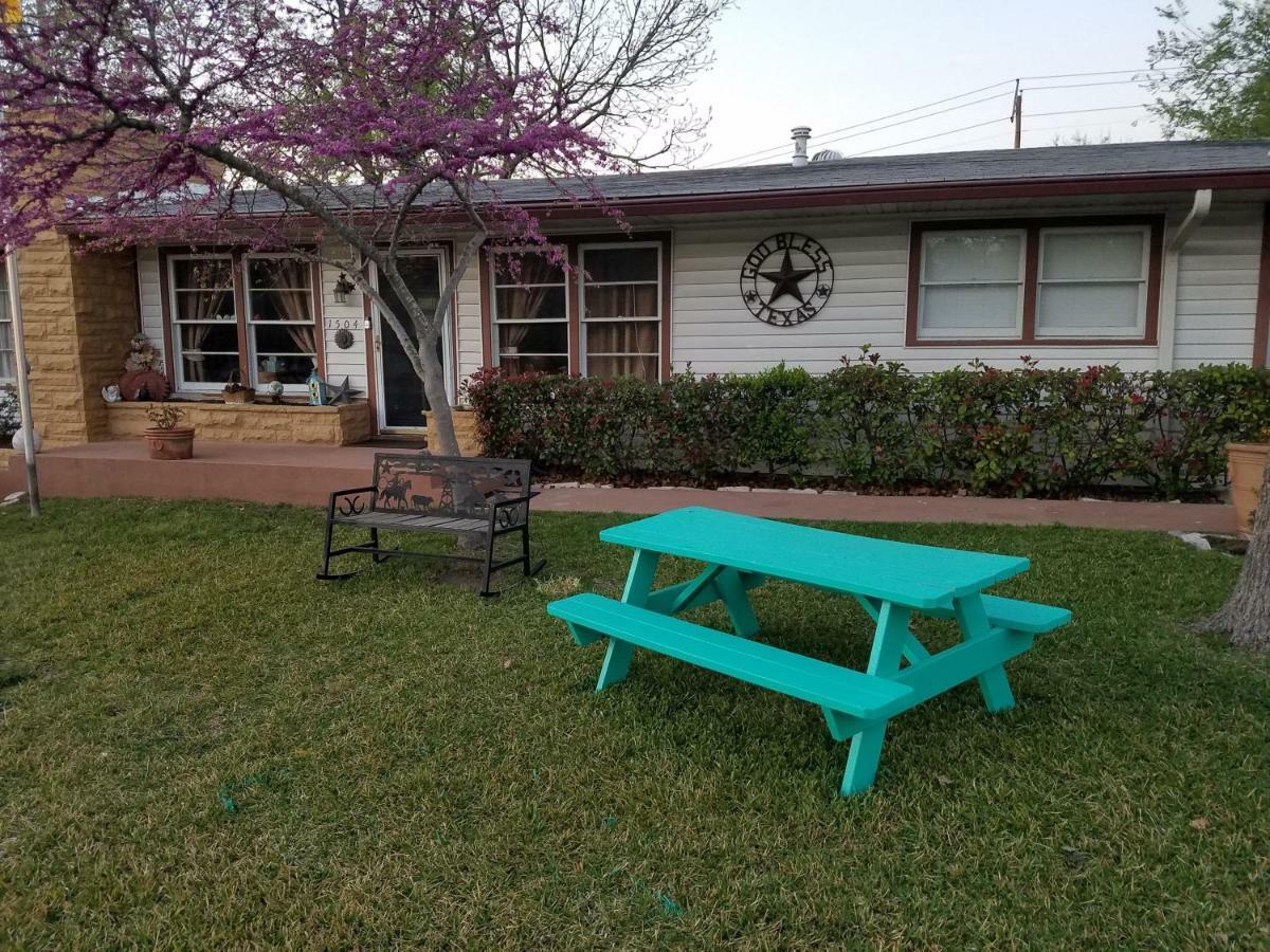 Homestay Away From Austin