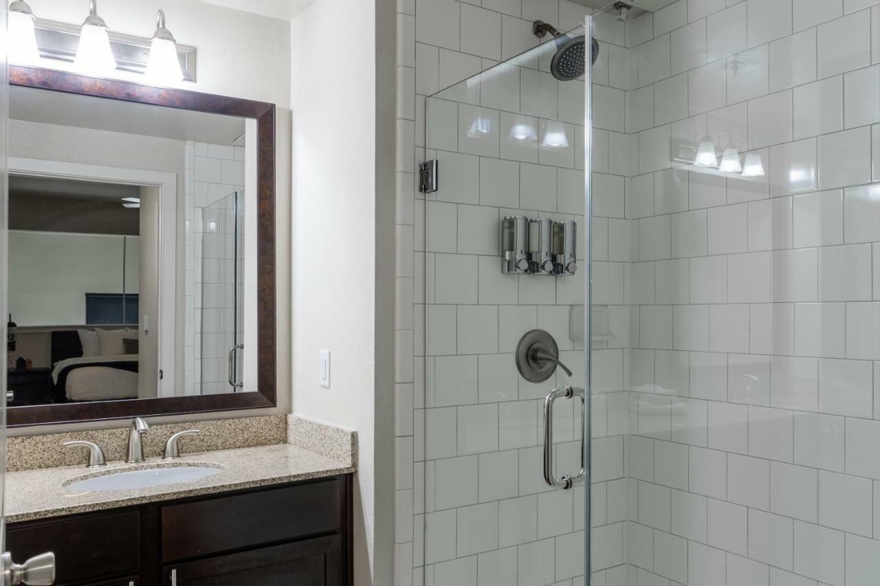 Locale Eastside Aparthotel