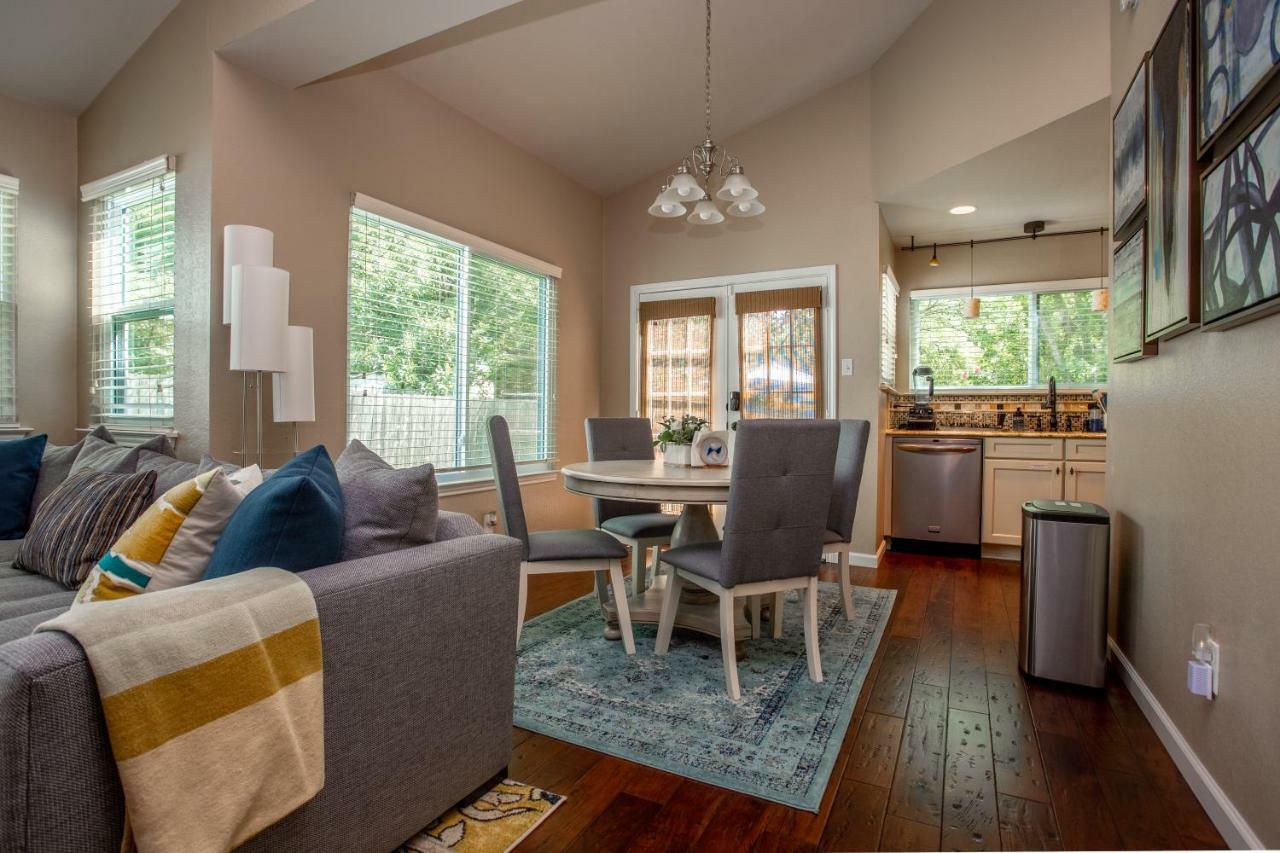 Comfortable, Family And Business Friendly 2bd/2ba House In North Austin