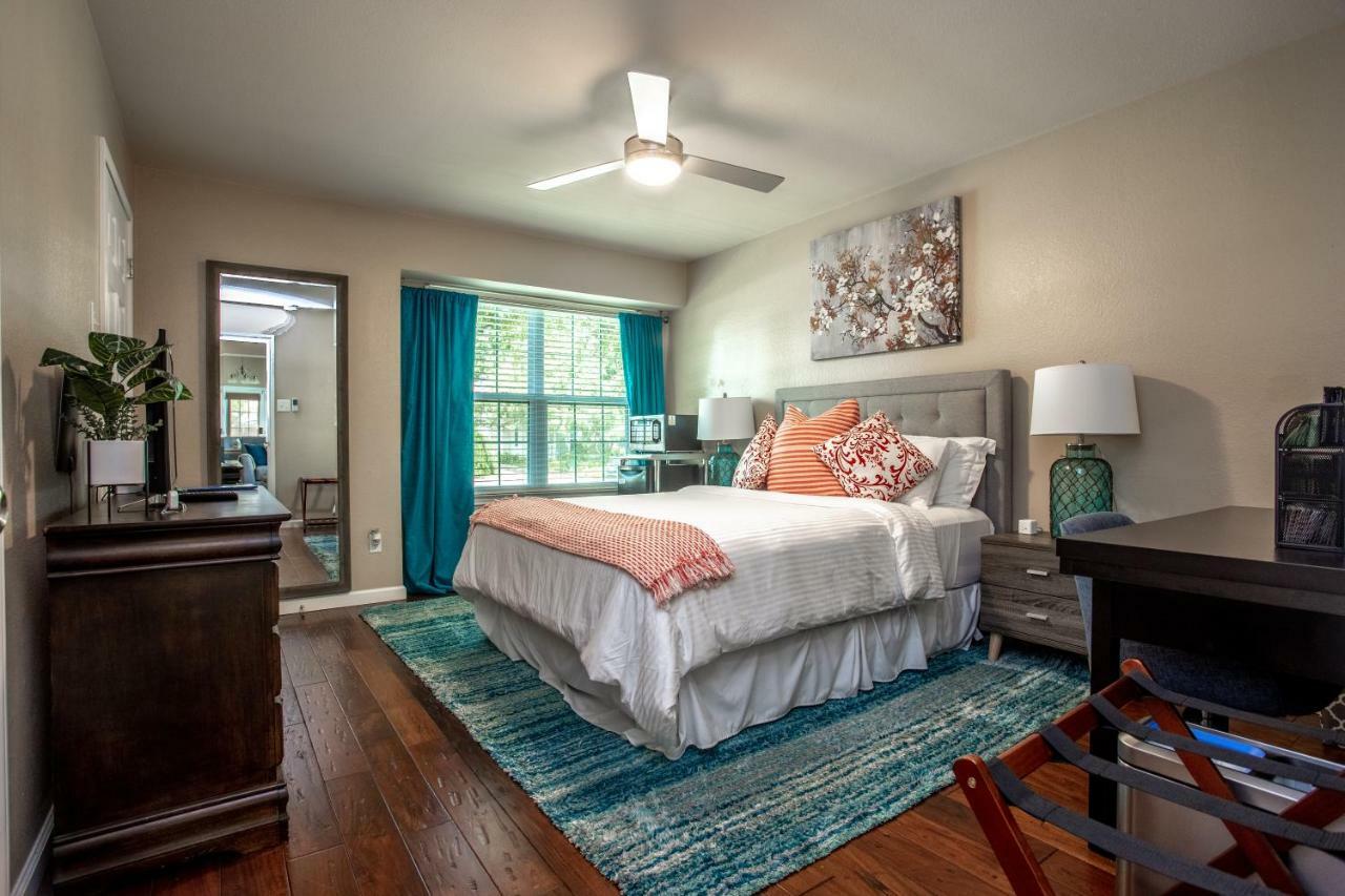 Comfortable, Family And Business Friendly 2bd/2ba House In North Holiday home