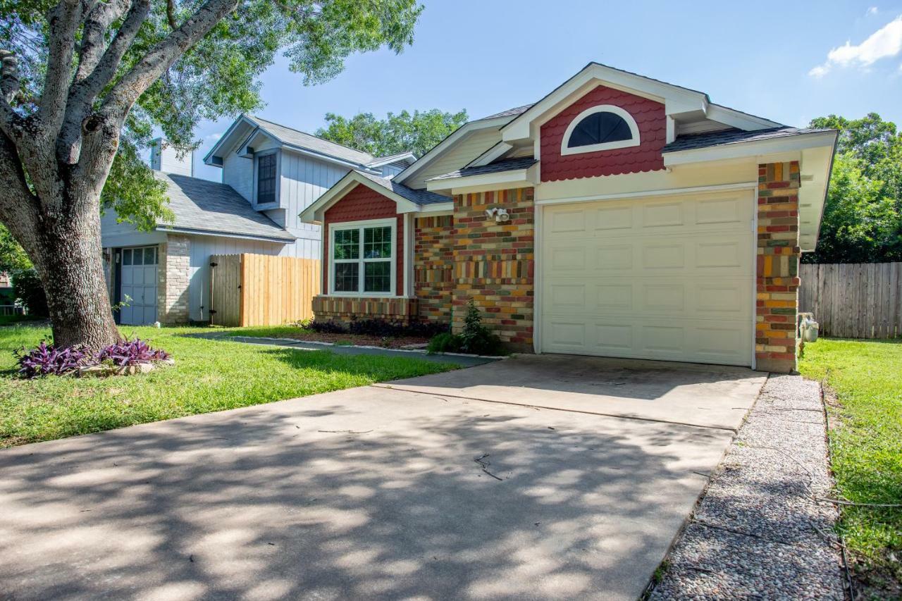 Comfortable, Family And Business Friendly 2bd/2ba House In North Holiday home