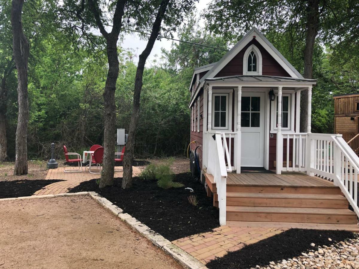 Austin's Original Tiny Hotel/ Oak Forest