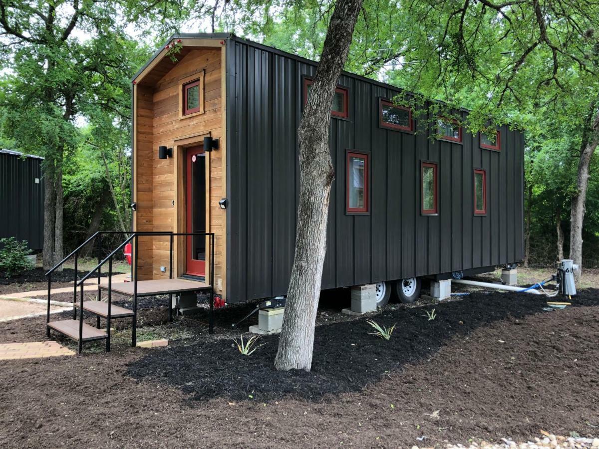 Austin's Original Tiny Hotel/ Oak Forest