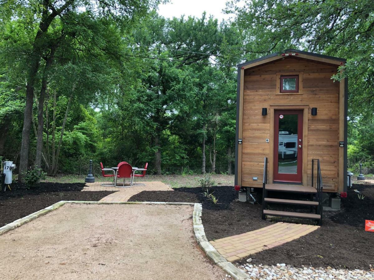 Austin's Original Tiny Hotel/ Oak Forest Austin