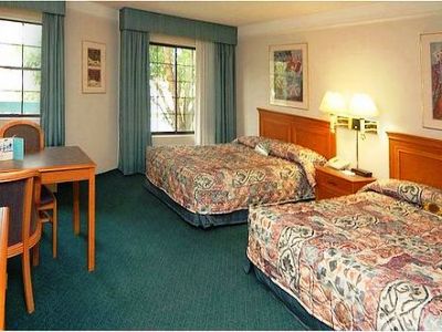 Hotel La Quinta By Wyndham Oltorf 3*