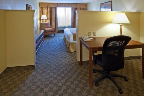 Hotel Express & Sw - Sunset Valley, And Ihg
