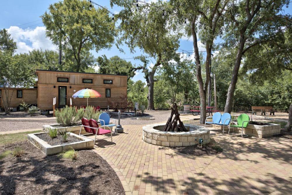 Austin's Original Tiny Hotel/ Oak Forest