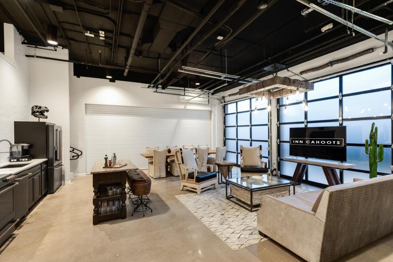 Cahoots Aparthotel