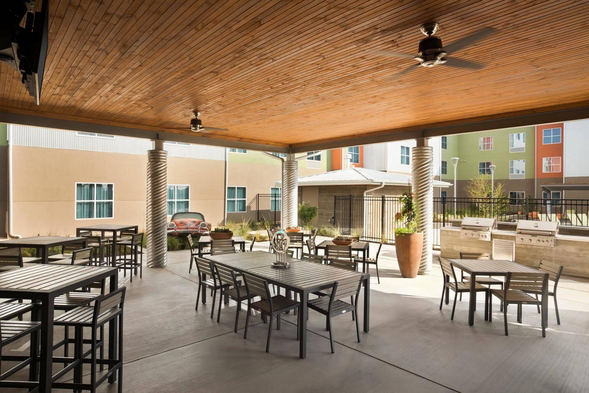 Homewood Techridge Parmer @ I-35 Hotel 3*