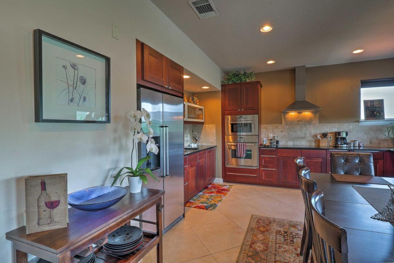 Chic With Infinity Pool 10 Mi To Downtown! Holiday home