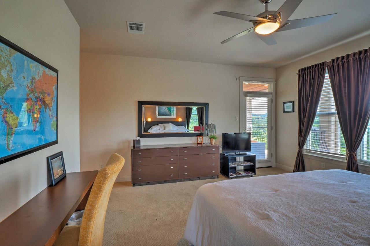 Chic With Infinity Pool 10 Mi To Downtown!