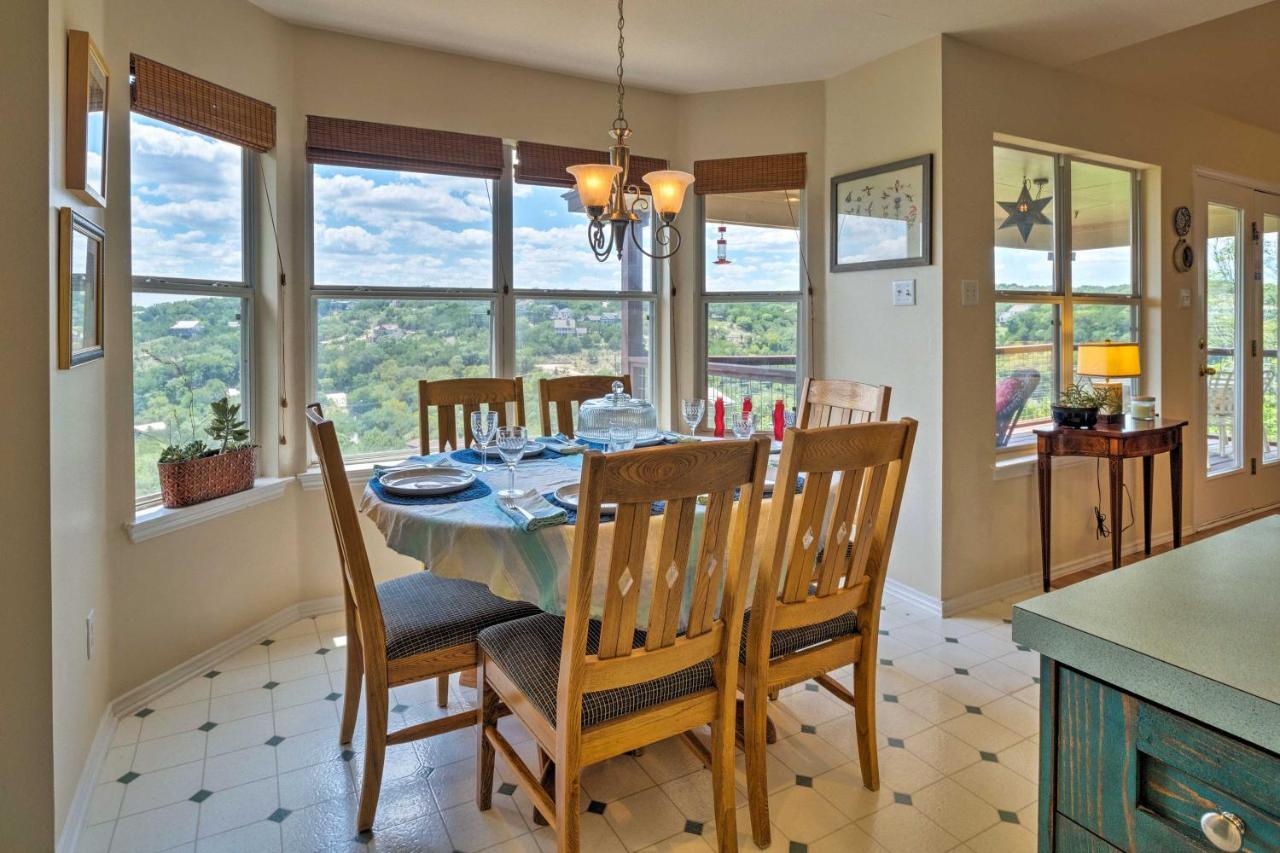 With 2 Furnished Decks And Views Holiday home