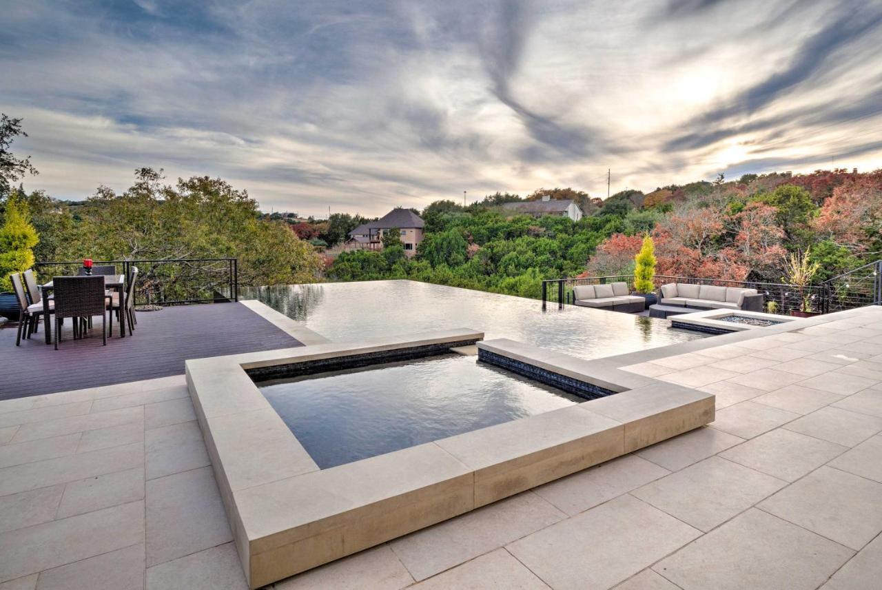 Chic With Infinity Pool 10 Mi To Downtown!