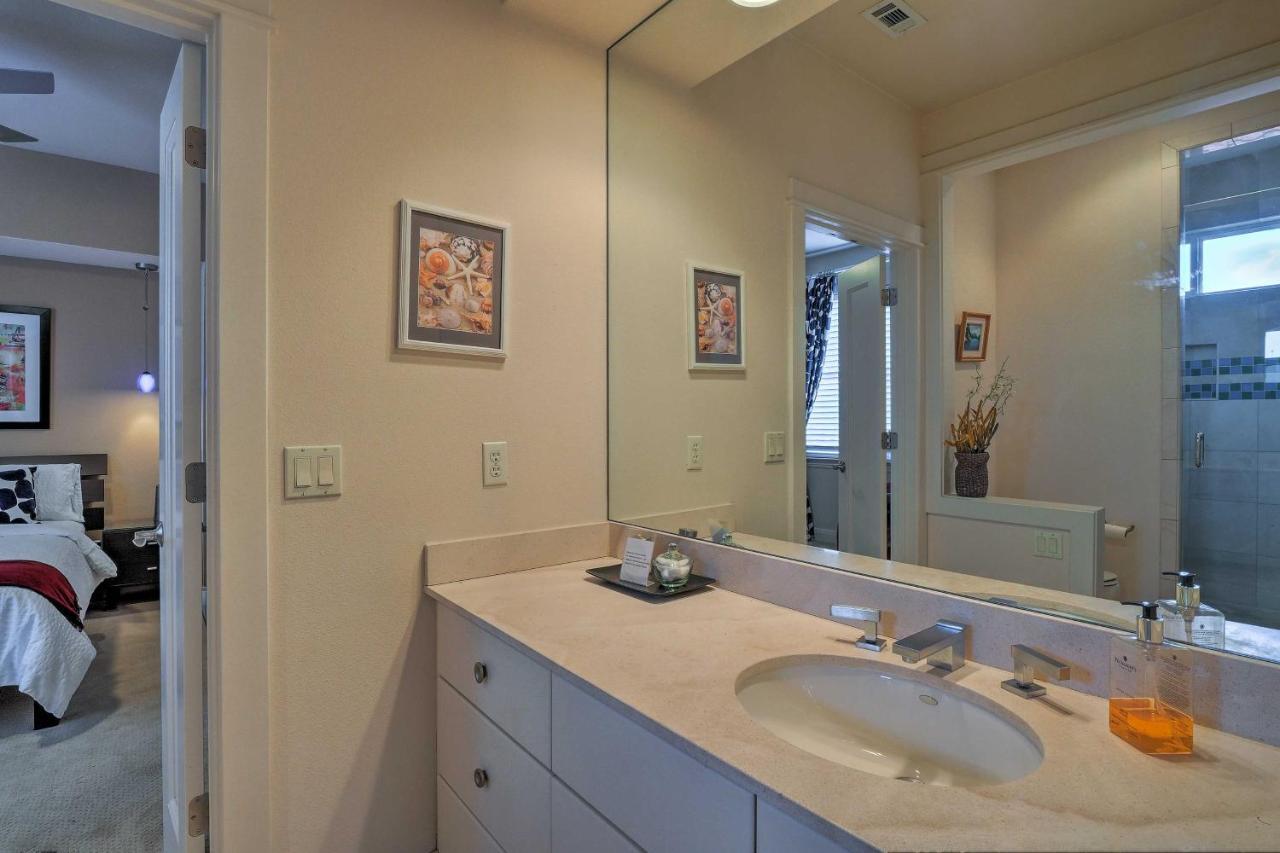 Chic With Infinity Pool 10 Mi To Downtown! Holiday home *