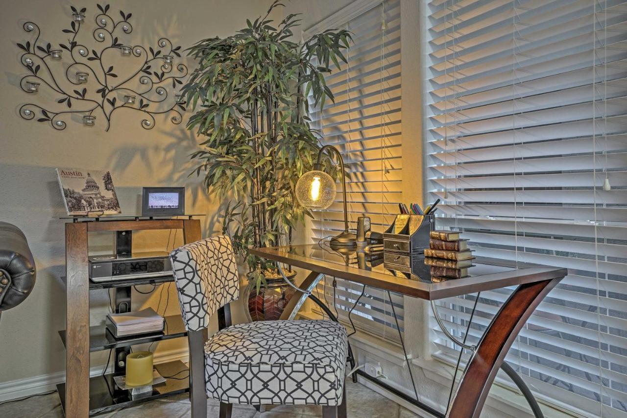 Apartment Modern With Pool Less Than 5 Mi To Downtown!