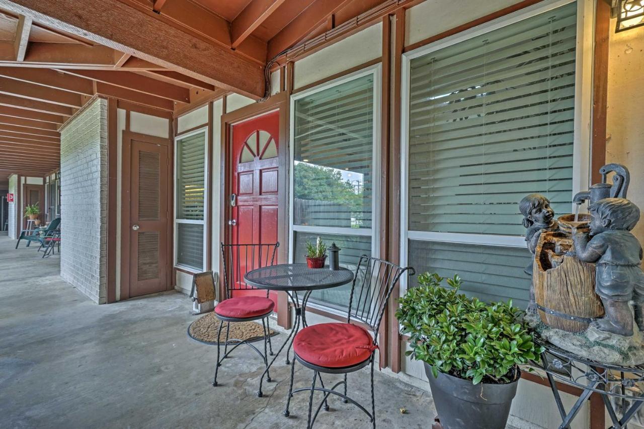 Modern With Pool Less Than 5 Mi To Downtown!