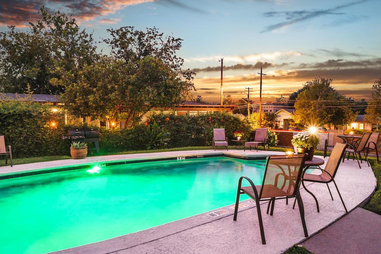 Apartment Modern With Pool Less Than 5 Mi To Downtown! Austin