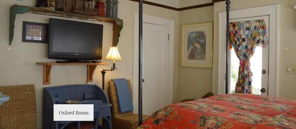 Austin's At Pearl Street 4*