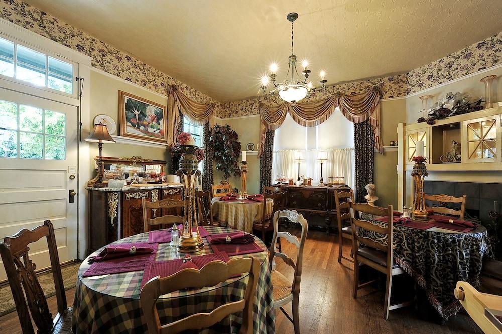 Austin's At Pearl Street Hotel 4*