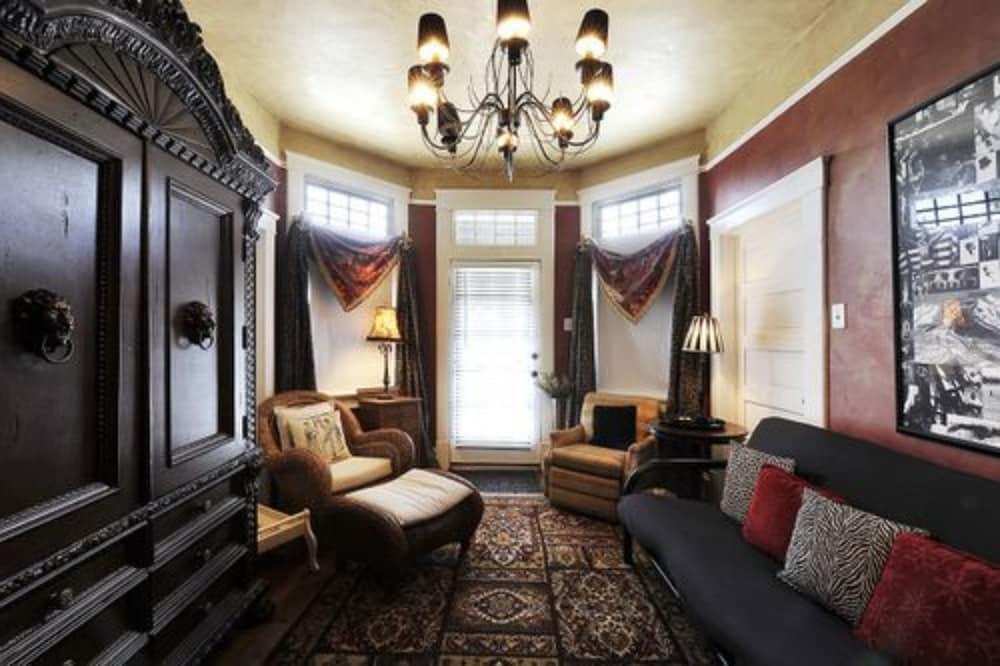 Austin's At Pearl Street Hotel