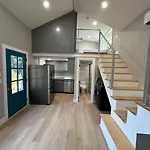 Shared Room In Shared Luxury Tiny Home