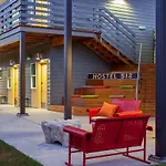 Hostel 512