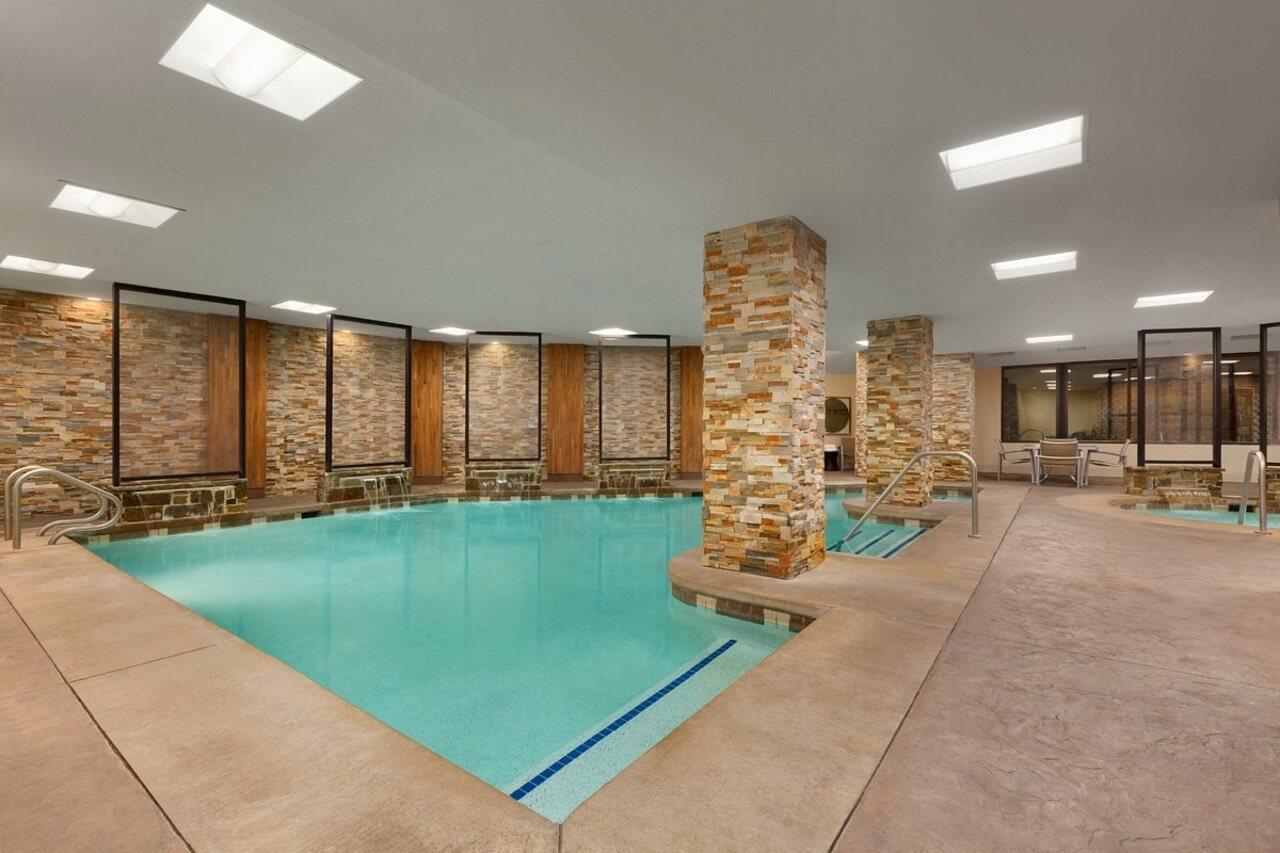 Hotel Embassy By Hilton Downtown South Congress 4*