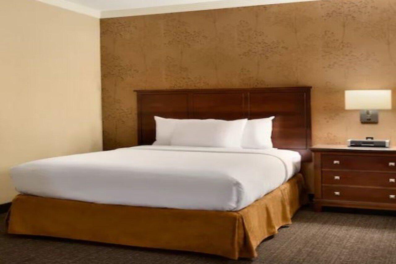 Embassy By Hilton Downtown South Congress Hotel 4*