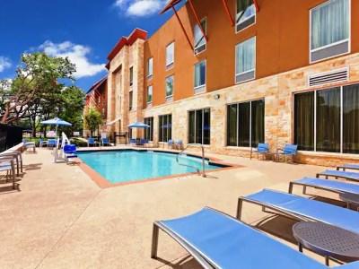 Hampton Oak Hill Hotel