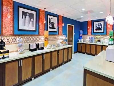 Hotel Hampton Oak Hill 3*
