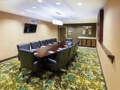 Hotel Hampton Oak Hill