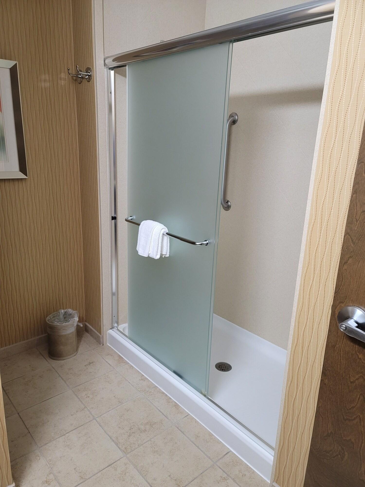 Hampton Oak Hill Hotel 3*