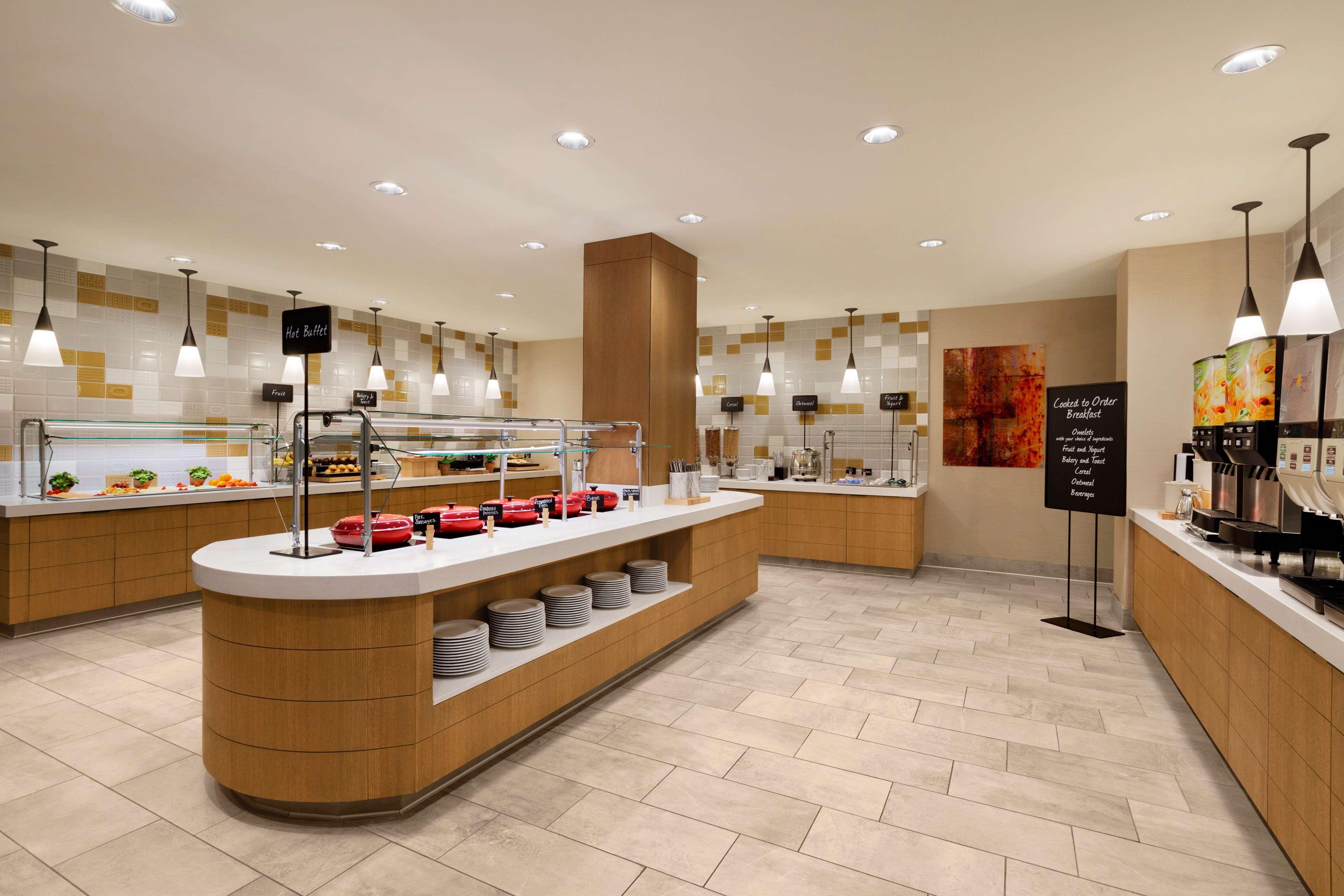 Hotel Embassy By Hilton Downtown South Congress 4*