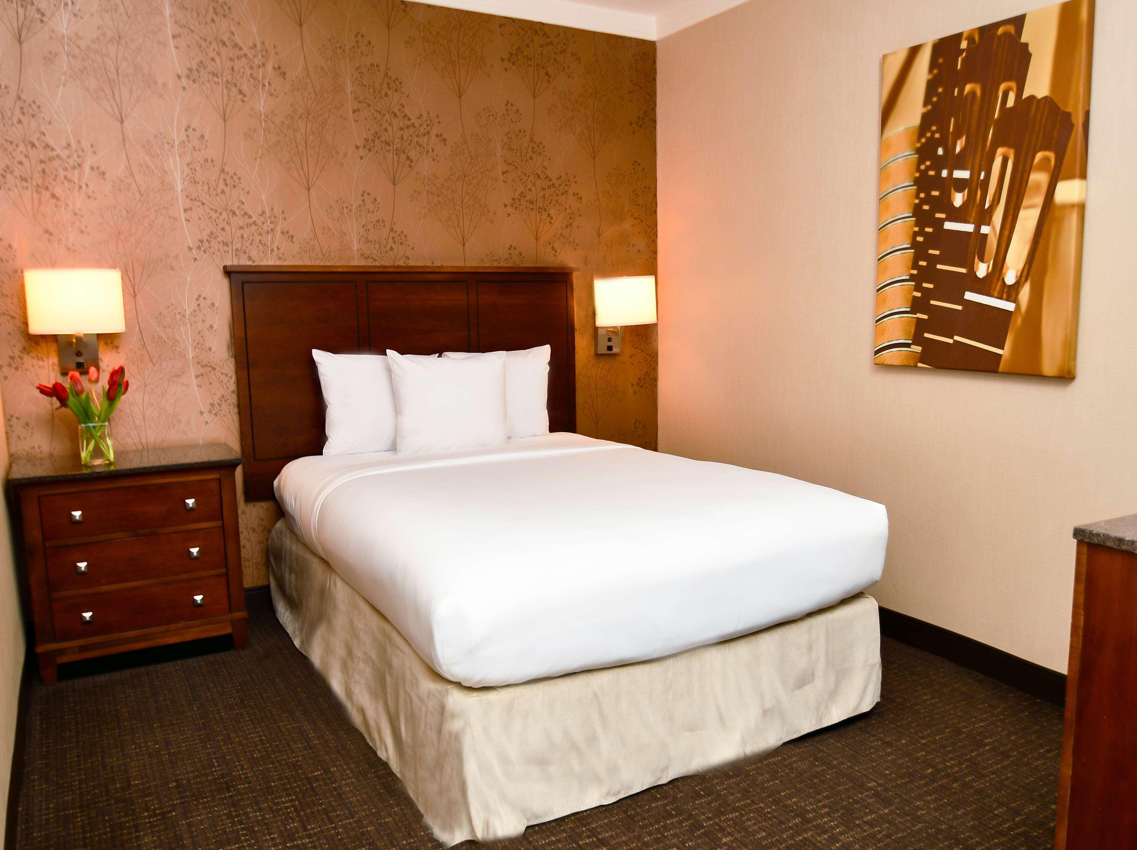 Embassy By Hilton Downtown South Congress 4*